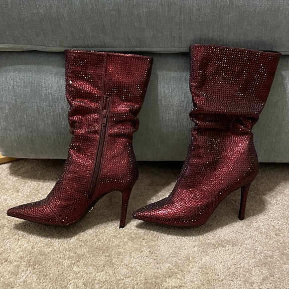 Elegant Burgundy Women's Boots - Picture 3 of 12